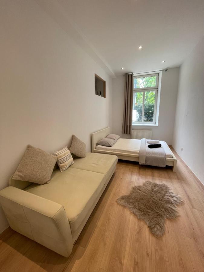 Cozy 8-Person Home In Vienna Located At Haberlgasse 82 N1 Екстериор снимка