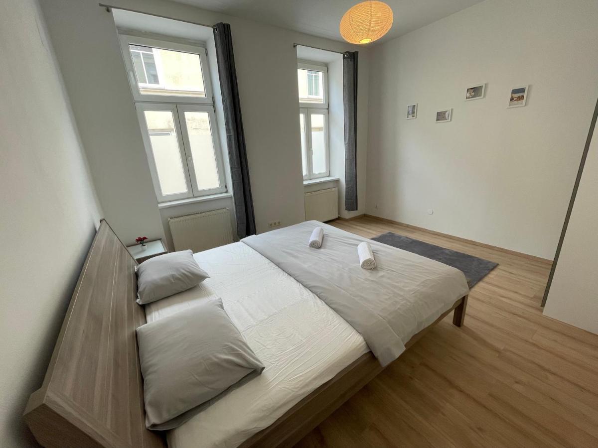 Cozy 8-Person Home In Vienna Located At Haberlgasse 82 N1 Екстериор снимка
